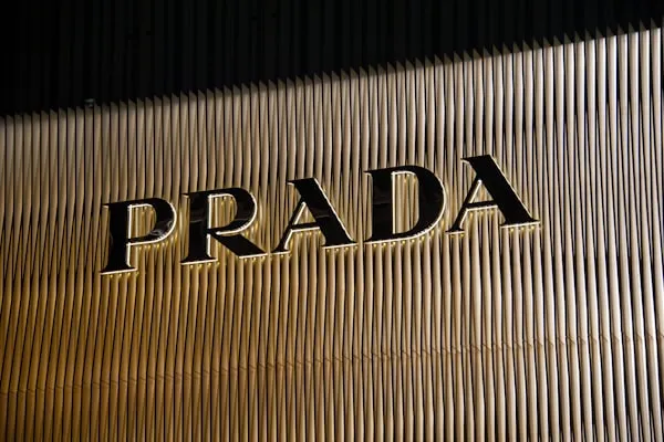Luxus divat tipográfiai vizuális inspiráció